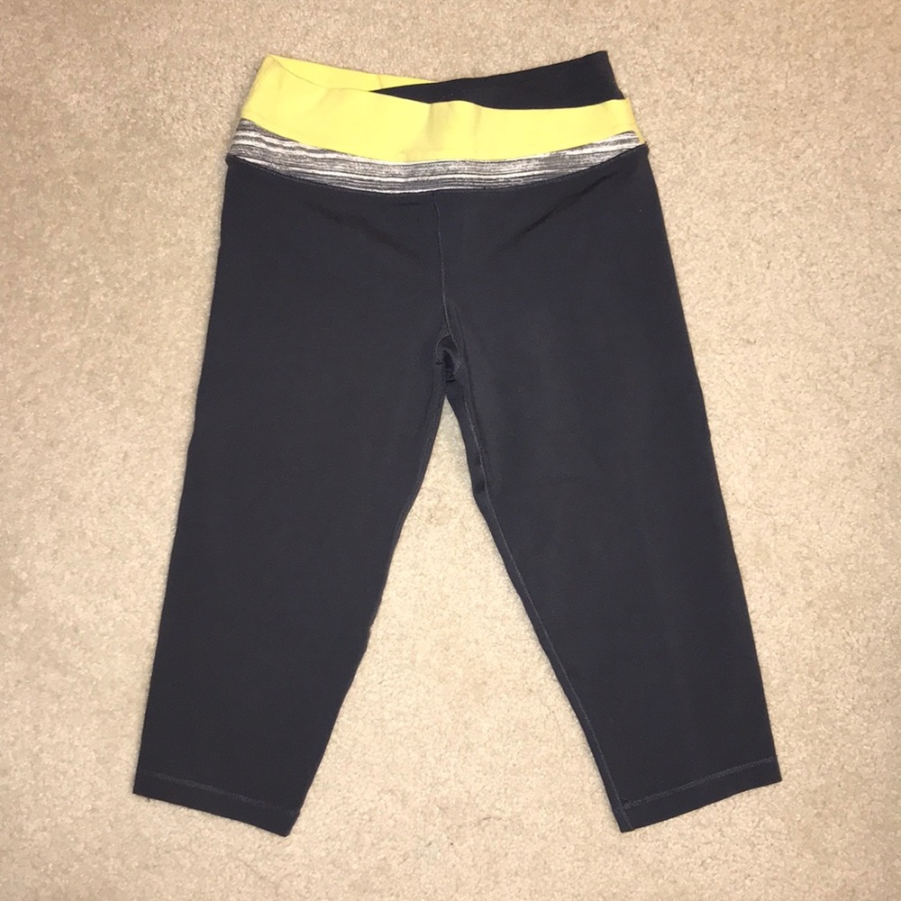Calvin Klein cropped gray leggings